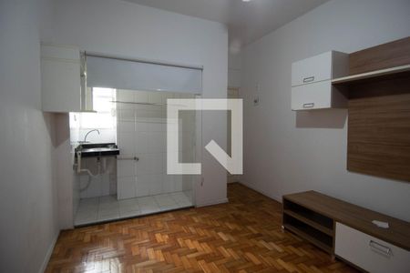 Sala/Cozinha de apartamento para alugar com 1 quarto, 34m² em Copacabana, Rio de Janeiro