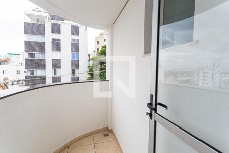 Varanda da Suíte 1 de apartamento para alugar com 3 quartos, 80m² em Fernão Dias, Belo Horizonte