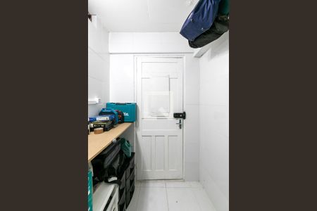Apartamento à venda com 228m², 4 quartos e 2 vagas Apartamento à venda com 228m², 4 quartos e 2 vagasQuarto de Serviço 2