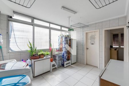 Apartamento à venda com 228m², 4 quartos e 2 vagas Apartamento à venda com 228m², 4 quartos e 2 vagasÁrea de Serviço