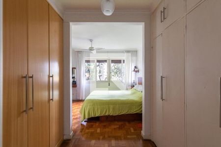Apartamento à venda com 228m², 4 quartos e 2 vagas Apartamento à venda com 228m², 4 quartos e 2 vagasSuíte
