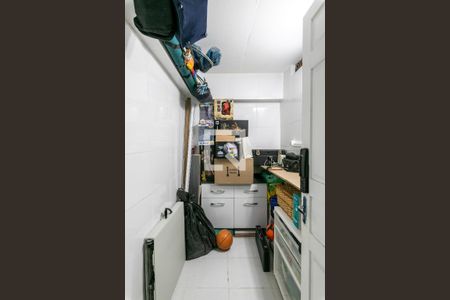 Apartamento à venda com 228m², 4 quartos e 2 vagas Apartamento à venda com 228m², 4 quartos e 2 vagasQuarto de Serviço 2