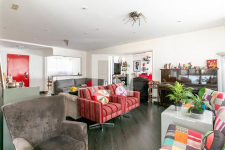 Apartamento à venda com 228m², 4 quartos e 2 vagas Apartamento à venda com 228m², 4 quartos e 2 vagasSala 1