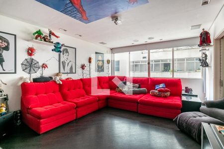 Apartamento à venda com 228m², 4 quartos e 2 vagas Apartamento à venda com 228m², 4 quartos e 2 vagasSala de TV