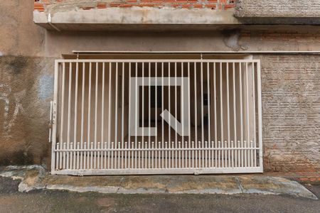 Casa à venda com 43m², 1 quarto e 1 vaga Casa à venda com 43m², 1 quarto e 1 vagaFachada