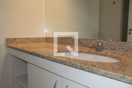 Banheiro de apartamento para alugar com 3 quartos, 110m² em Barra da Tijuca, Rio de Janeiro
