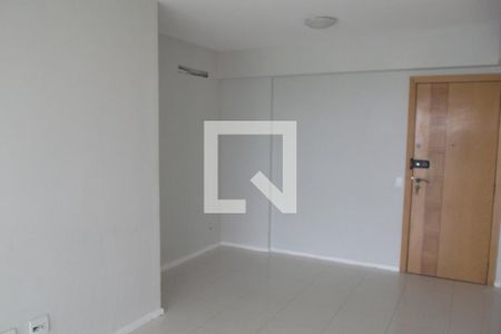 Sala de apartamento para alugar com 3 quartos, 110m² em Barra da Tijuca, Rio de Janeiro