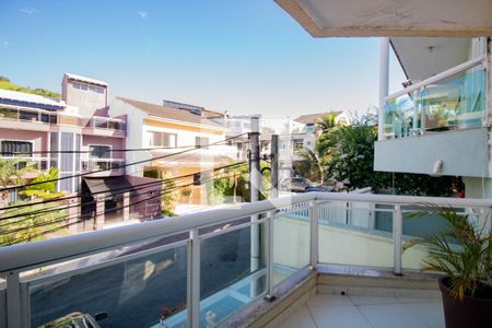 Casa à venda com 136m², 3 quartos e 2 vagasVaranda 