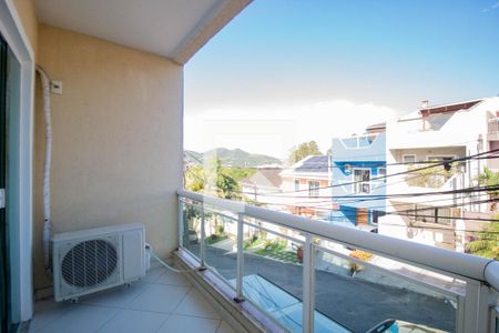 Casa à venda com 136m², 3 quartos e 2 vagasVaranda 