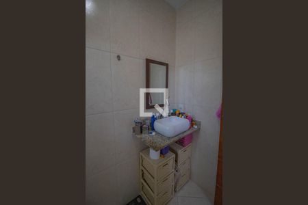 Casa à venda com 136m², 3 quartos e 2 vagasSuíte banheiro