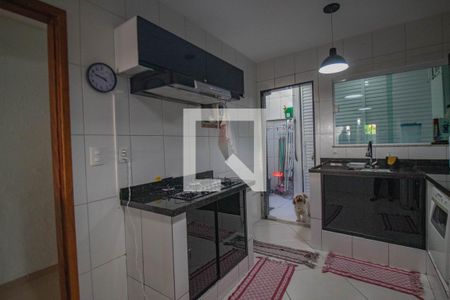 Casa à venda com 136m², 3 quartos e 2 vagasCozinha 