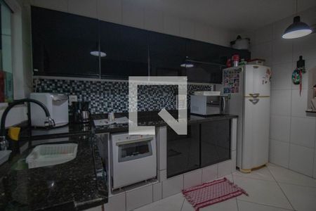 Casa à venda com 136m², 3 quartos e 2 vagasCozinha 