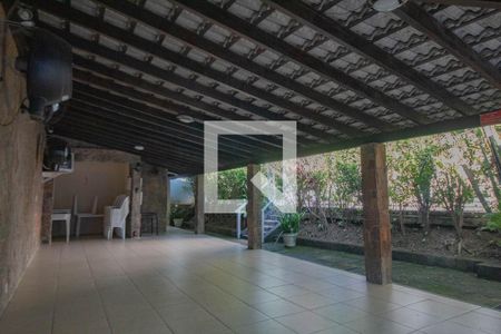 Casa à venda com 136m², 3 quartos e 2 vagasSalão 