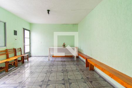 Casa à venda com 144m², 3 quartos e 6 vagasSalão 