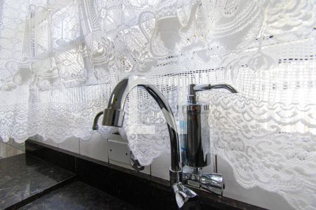 Casa à venda com 144m², 3 quartos e 6 vagasCozinha - Torneira