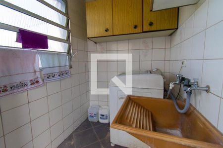 Casa à venda com 144m², 3 quartos e 6 vagasÁrea de Serviço