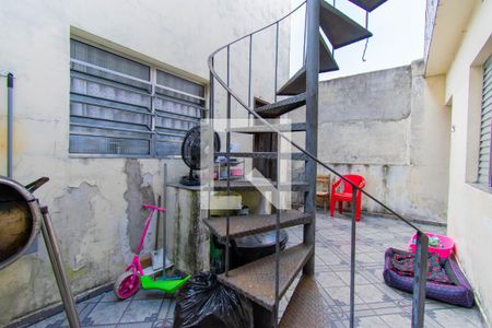 Casa à venda com 144m², 3 quartos e 6 vagasQuintal 2