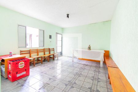 Casa à venda com 144m², 3 quartos e 6 vagasSalão 