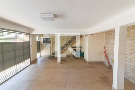 Casa à venda com 300m², 14 quartos e 2 vagasGaragem