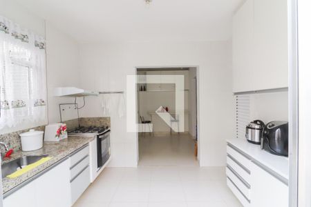 Casa à venda com 300m², 14 quartos e 2 vagasCoziha Geral