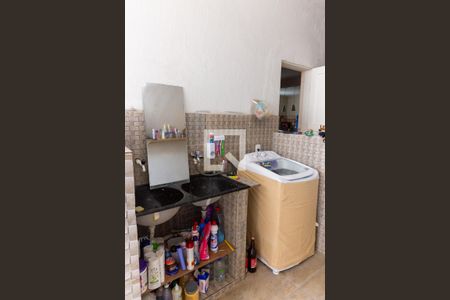 Casa à venda com 100m², 2 quartos e 2 vagas Casa à venda com 100m², 2 quartos e 2 vagasÁrea de Serviço