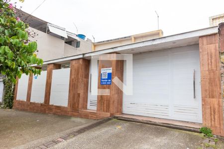 Casa à venda com 100m², 2 quartos e 2 vagas Casa à venda com 100m², 2 quartos e 2 vagasFachada