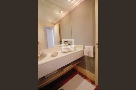 Apartamento à venda com 165m², 3 quartos e 3 vagas Apartamento à venda com 165m², 3 quartos e 3 vagasLavabo