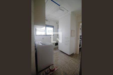 Apartamento à venda com 165m², 3 quartos e 3 vagas Apartamento à venda com 165m², 3 quartos e 3 vagasÁrea de Serviço