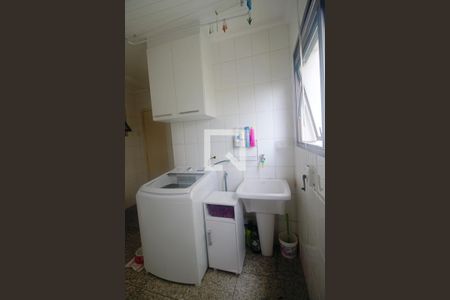 Apartamento à venda com 165m², 3 quartos e 3 vagas Apartamento à venda com 165m², 3 quartos e 3 vagasÁrea de Serviço