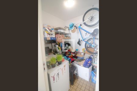 Apartamento à venda com 165m², 3 quartos e 3 vagas Apartamento à venda com 165m², 3 quartos e 3 vagasQuarto de Serviço