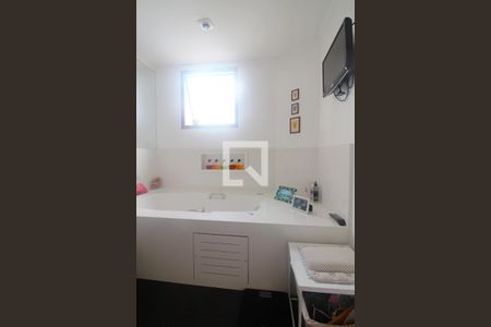 Apartamento à venda com 165m², 3 quartos e 3 vagas Apartamento à venda com 165m², 3 quartos e 3 vagasBanheiro da Suíte 2