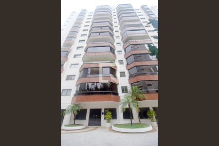Apartamento à venda com 165m², 3 quartos e 3 vagas Apartamento à venda com 165m², 3 quartos e 3 vagasFachada