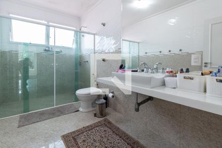 Casa à venda com 580m², 5 quartos e 6 vagasBanheiro