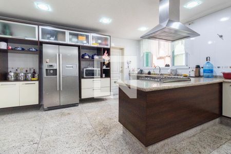 Casa à venda com 580m², 5 quartos e 6 vagasCozinha
