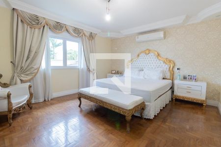 Casa à venda com 580m², 5 quartos e 6 vagasSuíte 2