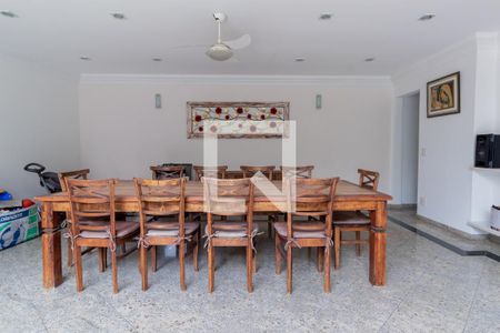 Casa à venda com 580m², 5 quartos e 6 vagasÁrea externa