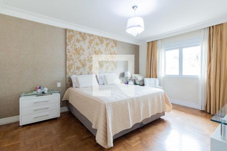 Casa à venda com 580m², 5 quartos e 6 vagasSuíte 1