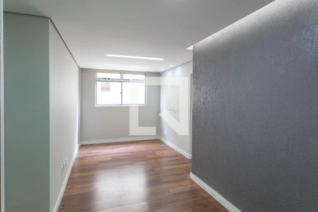 Sala de apartamento para alugar com 2 quartos, 77m² em São João Batista, Belo Horizonte