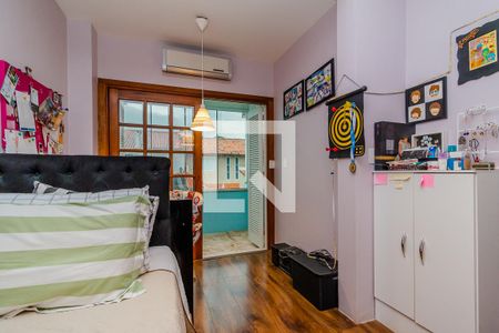 Casa à venda com 210m², 3 quartos e 2 vagasQuarto 3