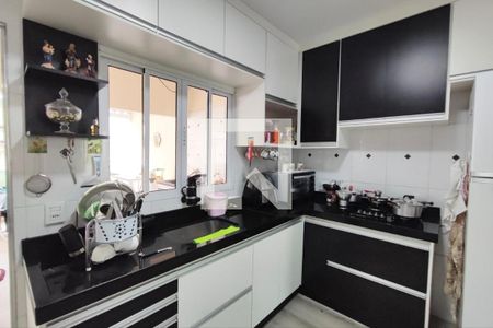 Casa à venda com 150m², 3 quartos e 5 vagas Casa à venda com 150m², 3 quartos e 5 vagasCozinha
