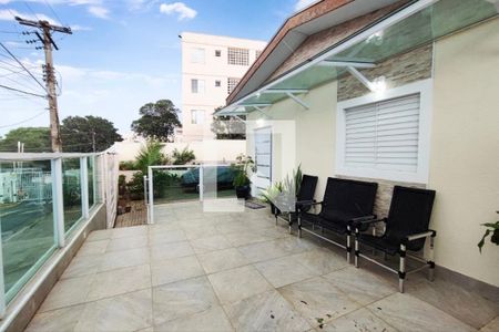 Casa à venda com 150m², 3 quartos e 5 vagas Casa à venda com 150m², 3 quartos e 5 vagasQuintal