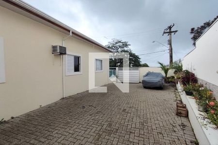 Casa à venda com 150m², 3 quartos e 5 vagas Casa à venda com 150m², 3 quartos e 5 vagasGaragem - Quintal