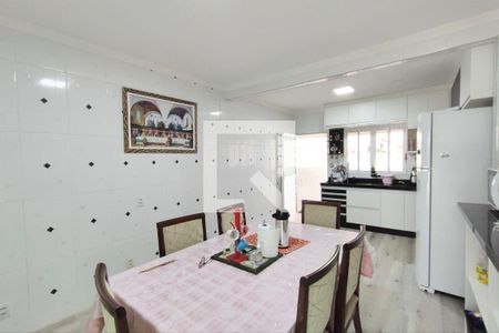 Casa à venda com 150m², 3 quartos e 5 vagas Casa à venda com 150m², 3 quartos e 5 vagasCozinha