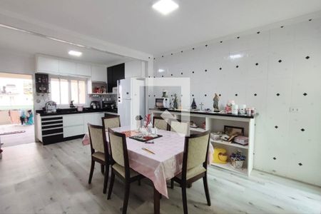 Casa à venda com 150m², 3 quartos e 5 vagas Casa à venda com 150m², 3 quartos e 5 vagasCozinha