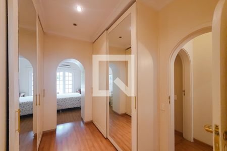 Casa à venda com 320m², 4 quartos e 3 vagas Casa à venda com 320m², 4 quartos e 3 vagasQuarto 2 - suite