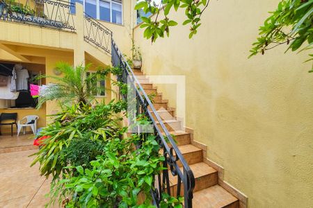 Casa à venda com 320m², 4 quartos e 3 vagas Casa à venda com 320m², 4 quartos e 3 vagasQuintal