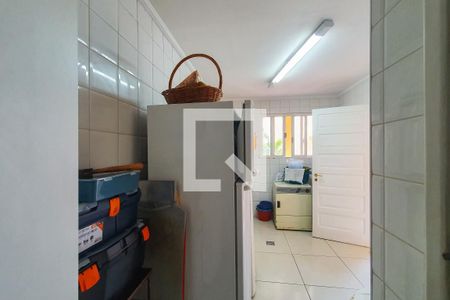 Casa à venda com 320m², 4 quartos e 3 vagas Casa à venda com 320m², 4 quartos e 3 vagasLavanderia