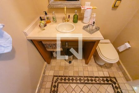 Casa à venda com 320m², 4 quartos e 3 vagas Casa à venda com 320m², 4 quartos e 3 vagasLavabo