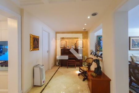 Sala de casa à venda com 4 quartos, 320m² em Jardim Nossa Senhora Aparecida, São Paulo