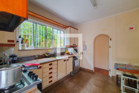 Casa à venda com 320m², 4 quartos e 3 vagas Casa à venda com 320m², 4 quartos e 3 vagasCozinha